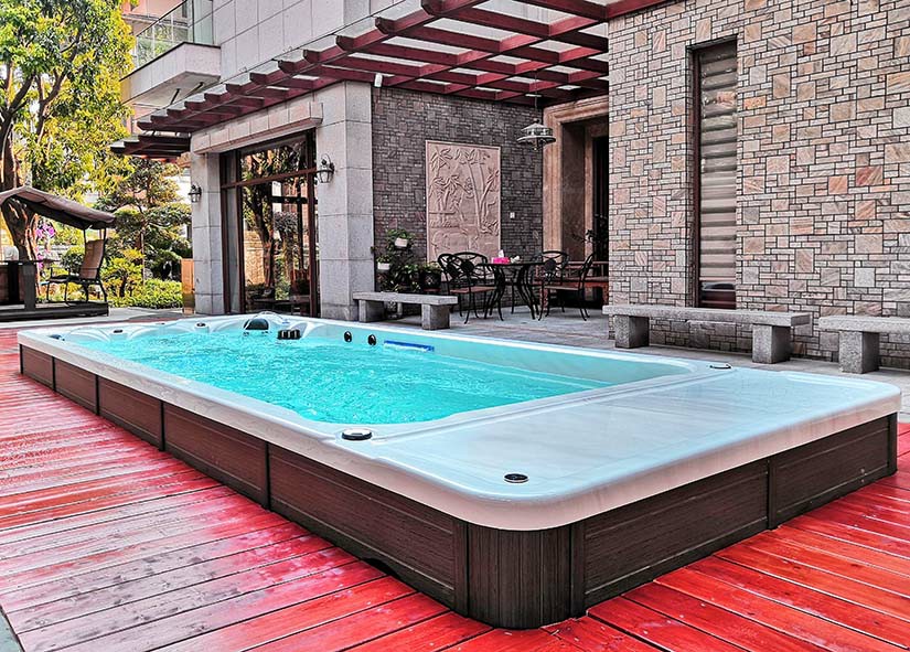 戴高樂無邊際泳池讓小小泳池空間創造出長泳的效果