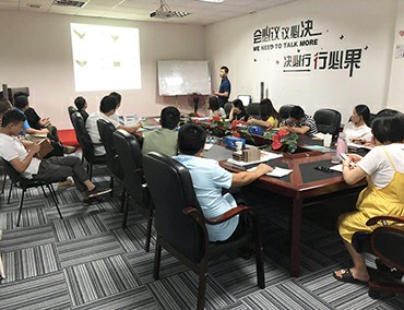 戴高樂泳池設備丨這里有著不一樣的“慶六一”