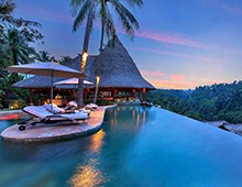 不用出國,在家就能泡到無邊界泳池啦