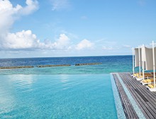 戴高樂無邊泳池,體驗(yàn)過的人都說以前的游泳都只是泡澡!