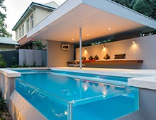 一個(gè)游泳池不可缺少的設(shè)備有哪些?