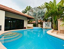 泳池凈化設(shè)備廠家還不會選?實(shí)用方法趕緊收藏