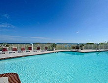 露天游泳池水處理設(shè)備大概多少錢？看看你買貴了沒