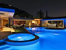 冬季也能輕松暢游的私人別墅無邊際泳池，顛覆你的想象[戴高樂泳池設備]