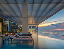 家庭別墅建造私人泳池場地小?選它就對啦[戴高樂泳池設(shè)備]