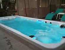 無邊際泳池為何成為家庭別墅泳池首選？這些你肯定不知道[戴高樂泳池設(shè)備]