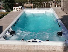 無邊際泳池比傳統(tǒng)土建泳池造價(jià)低這么多？你想不到[戴高樂泳池設(shè)備]