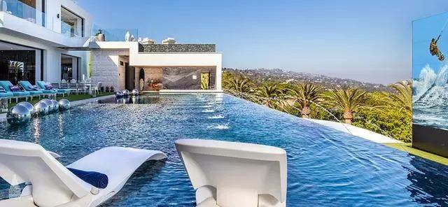 私人別墅泳池竟然也能無限暢游了_——戴高樂泳池設備