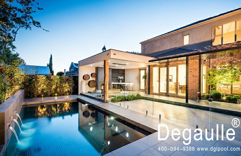 一般私家別墅泳池每天補充多少新水比較合適?——戴高樂泳池設備