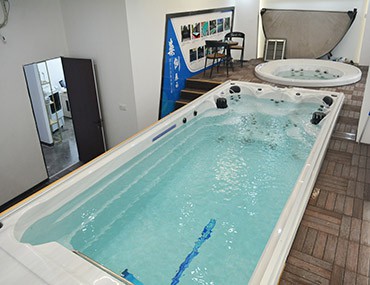 無邊際游泳池是怎么實現(xiàn)游不盡頭的呢?