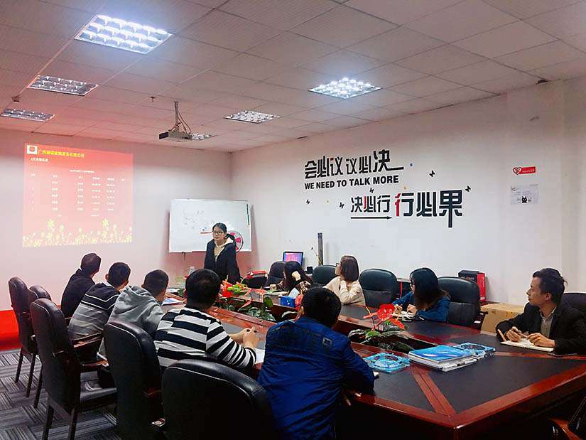 戴高樂泳池設(shè)備 戴高樂泳池設(shè)備