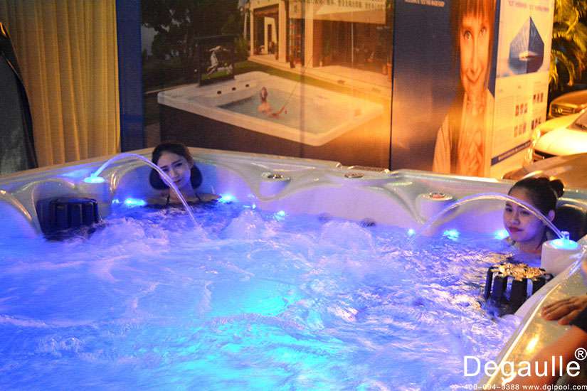 無(wú)邊際游泳池設(shè)備 無(wú)邊際游泳池設(shè)備