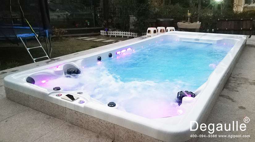 家庭別墅無(wú)邊際游泳池