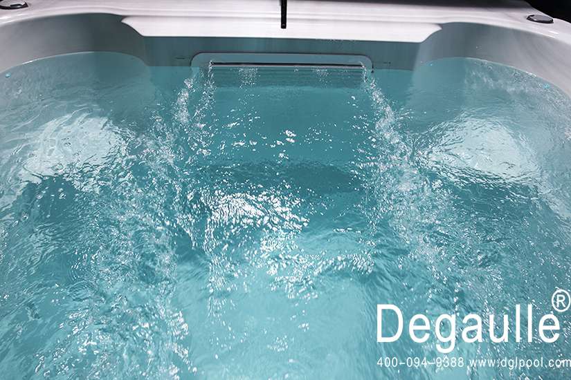 私家泳池.jpg 私家泳池.jpg