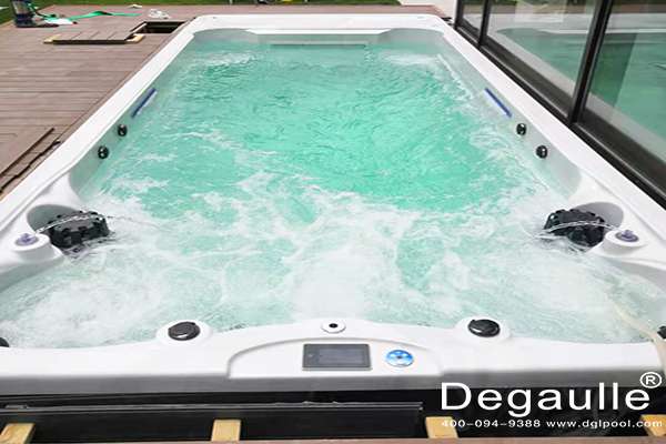 私家別墅無(wú)邊際泳池