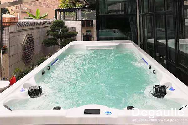 恒溫無邊際泳池 恒溫無邊際泳池